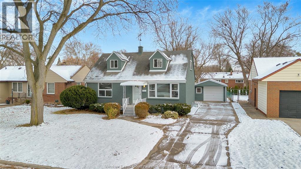 3104 Academy, Windsor, Ontario N9E 2H4 - Photo 2 - 25030898