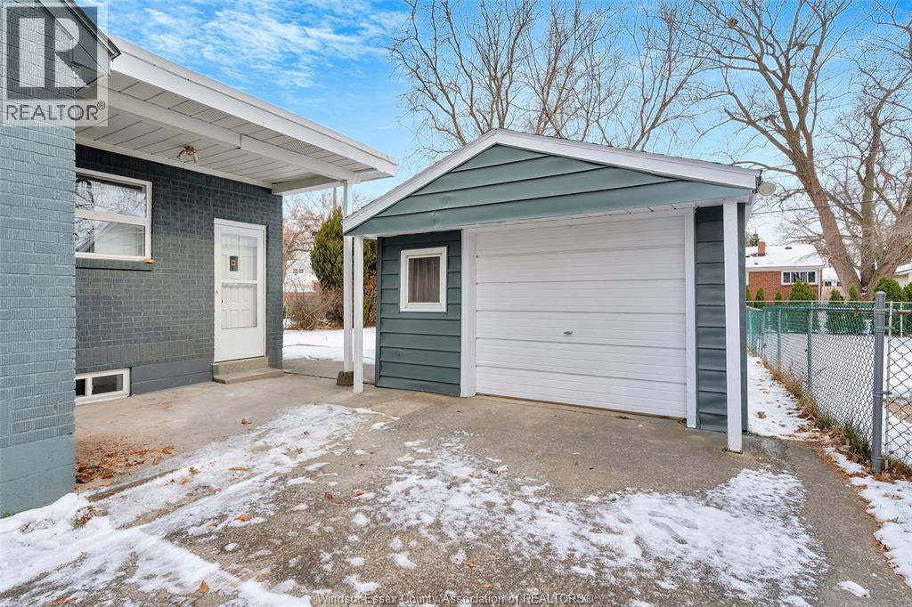 3104 Academy, Windsor, Ontario N9E 2H4 - Photo 32 - 25030898