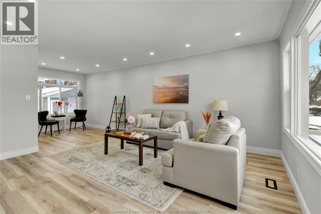 3104 Academy, Windsor, Ontario N9E 2H4 - Photo 4 - 25030898