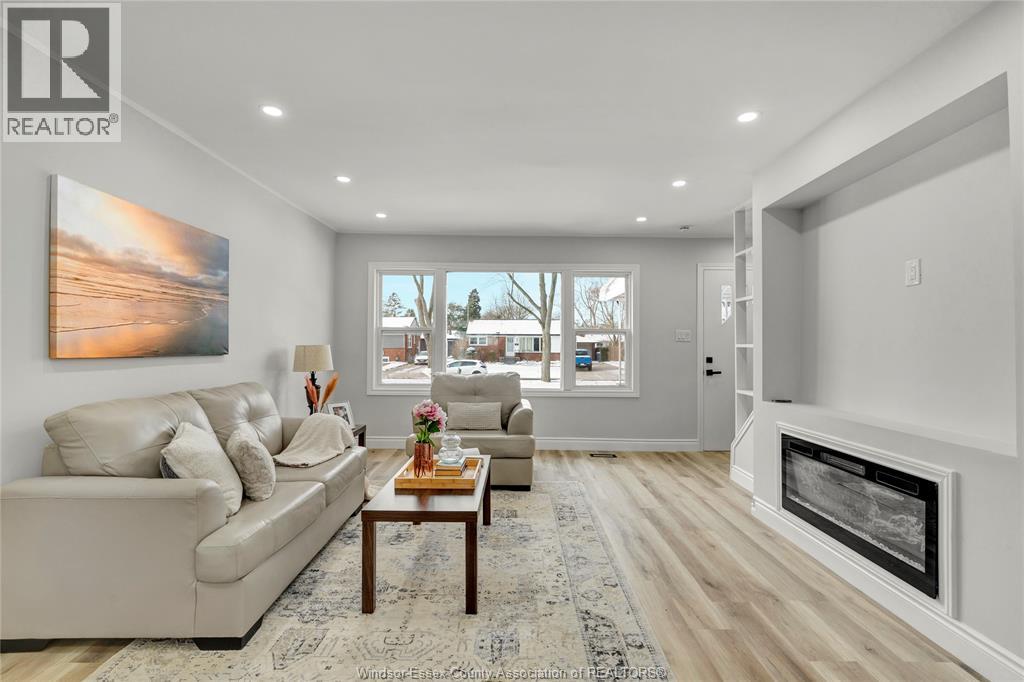 3104 Academy, Windsor, Ontario N9E 2H4 - Photo 6 - 25030898