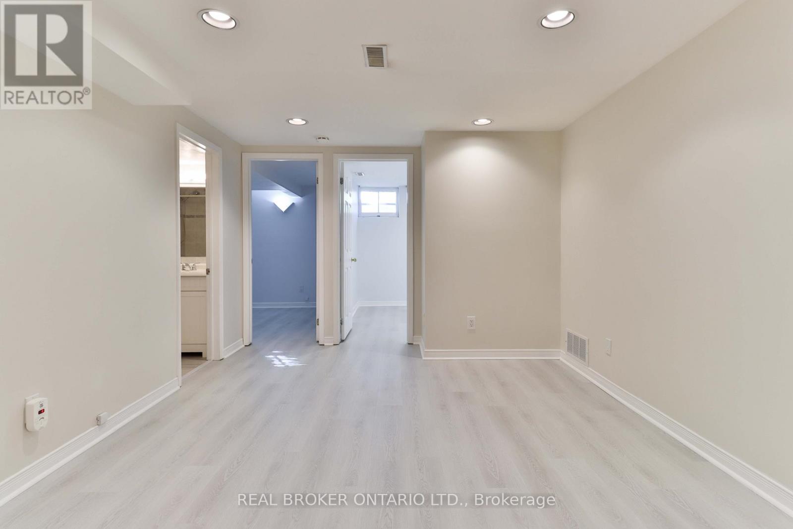 32 Christina Crescent, Toronto, Ontario  M1R 4H6 - Photo 16 - E12529390