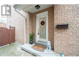 21 - 370 RIDDELL COURT, Newmarket, Ontario