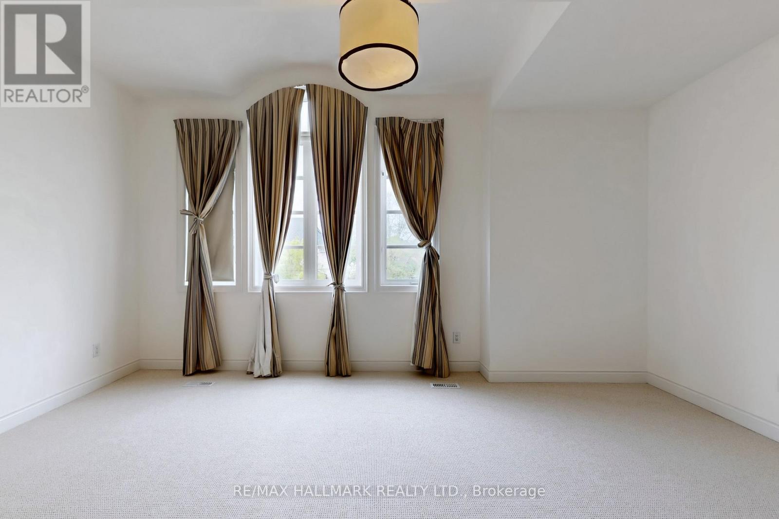 383 Paradelle Drive, Richmond Hill, Ontario  L4E 4R8 - Photo 32 - N12414456