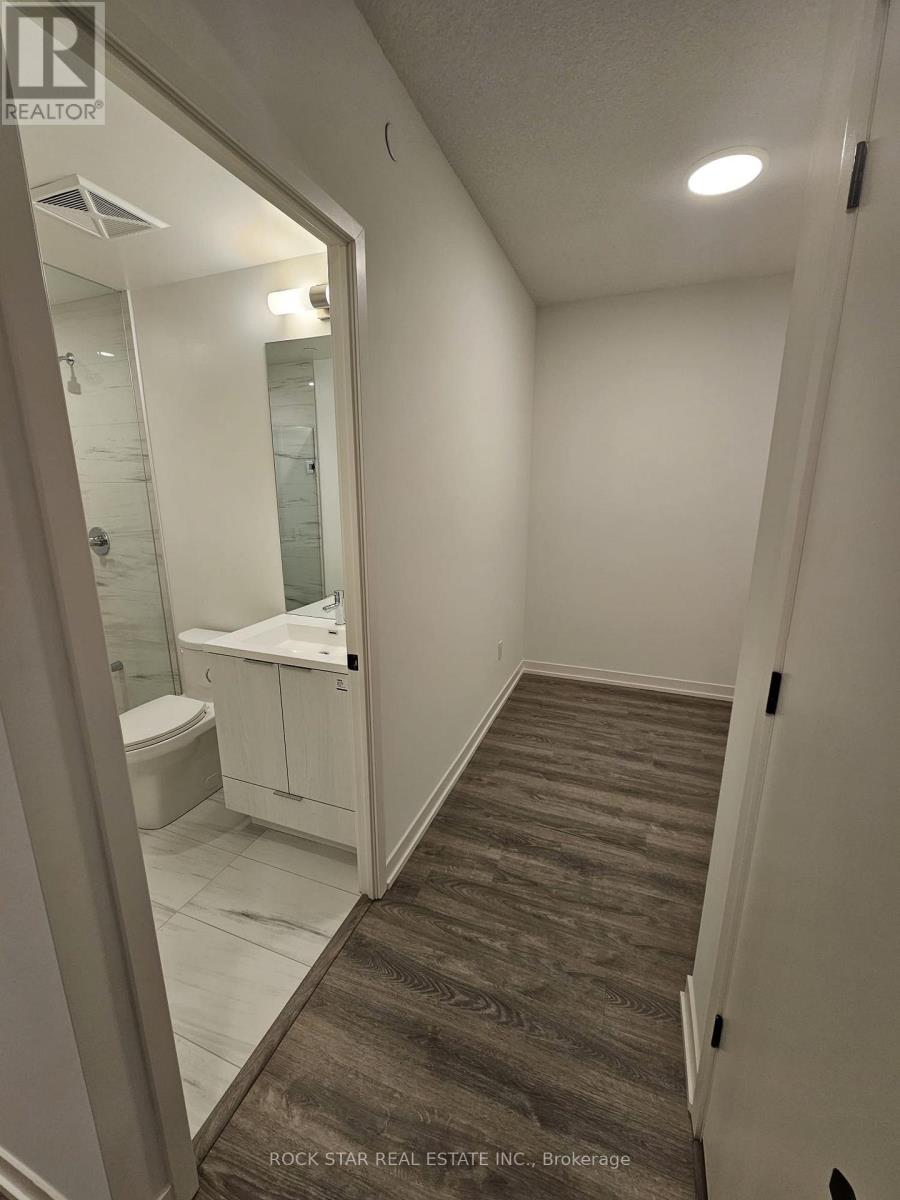 707 - 8 Interchange Way, Vaughan, Ontario  L4K 0R2 - Photo 11 - N12556226