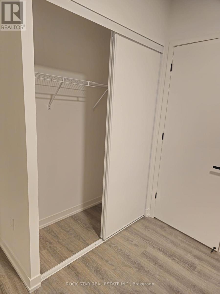 707 - 8 Interchange Way, Vaughan, Ontario  L4K 0R2 - Photo 13 - N12556226