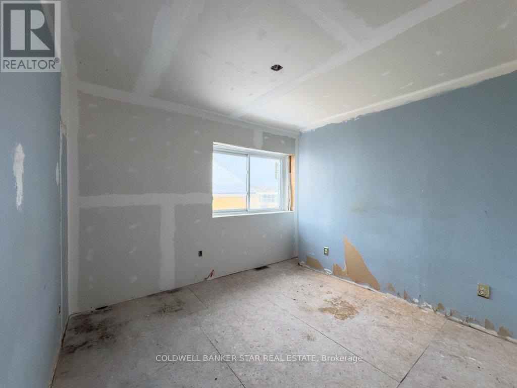 14 St Catharine Street S, St. Thomas, Ontario  N5P 2V6 - Photo 37 - X12589062