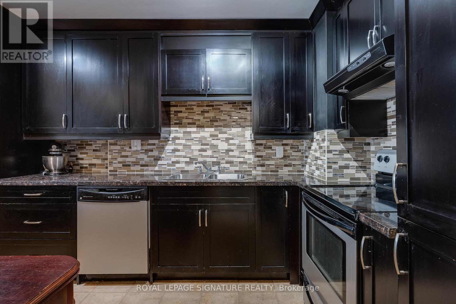 611 - 1 Four Winds Drive, Toronto, Ontario  M3J 2T1 - Photo 10 - W12593314