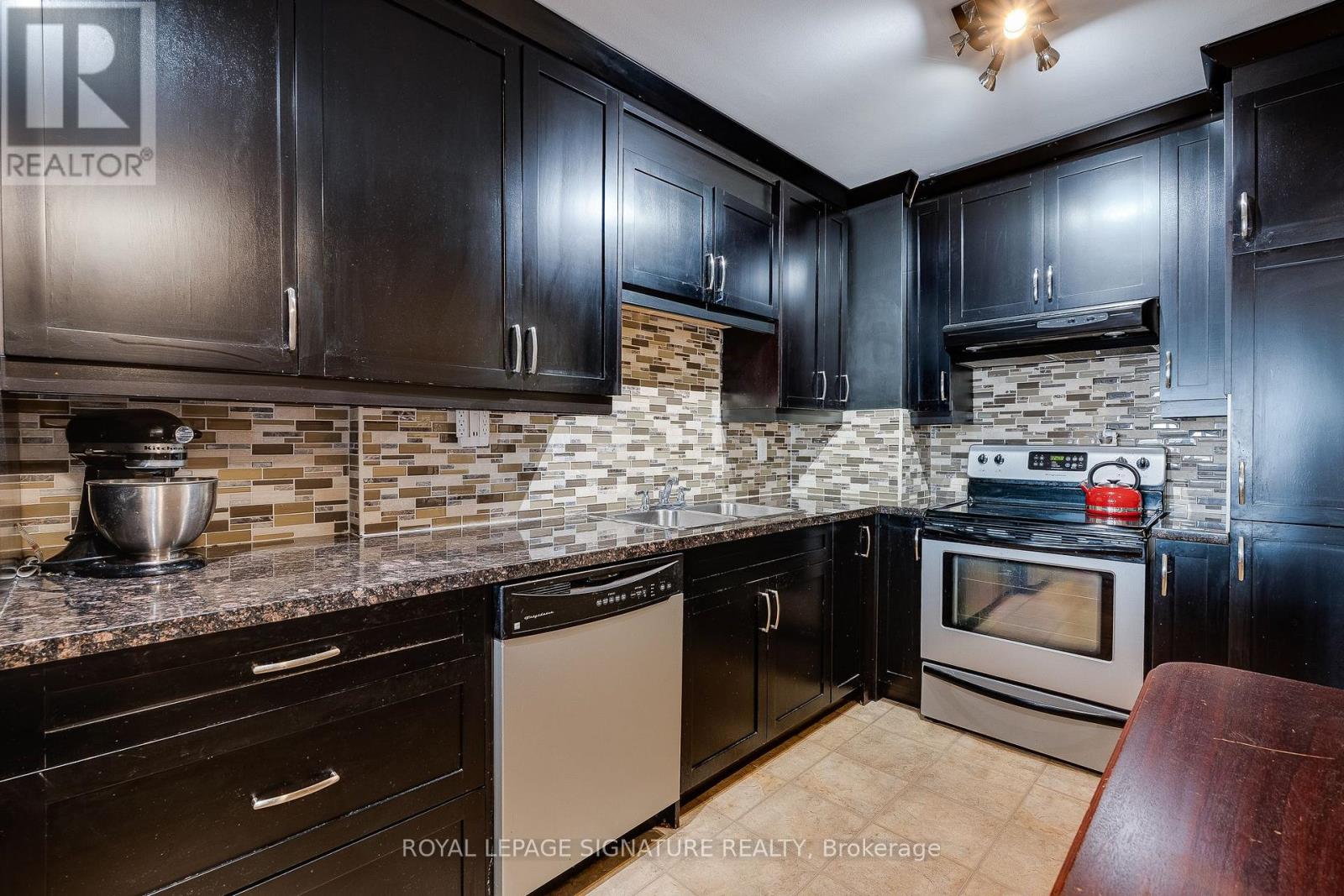 611 - 1 Four Winds Drive, Toronto, Ontario  M3J 2T1 - Photo 12 - W12593314