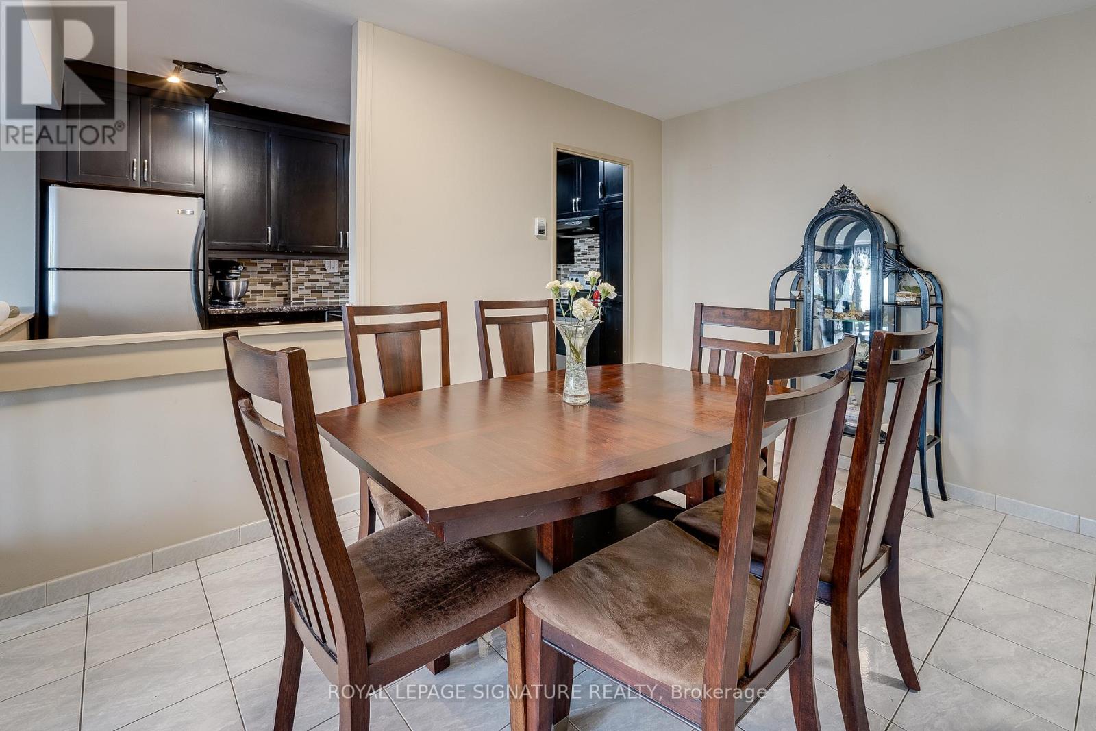 611 - 1 Four Winds Drive, Toronto, Ontario  M3J 2T1 - Photo 8 - W12593314