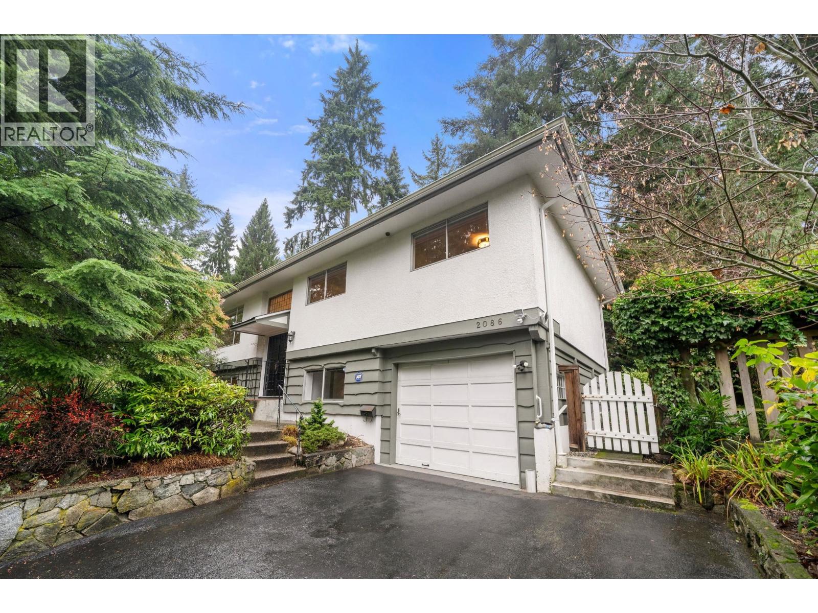 2086 Tompkins Crescent, North Vancouver, British Columbia  V7H 2C8 - Photo 1 - R3071069