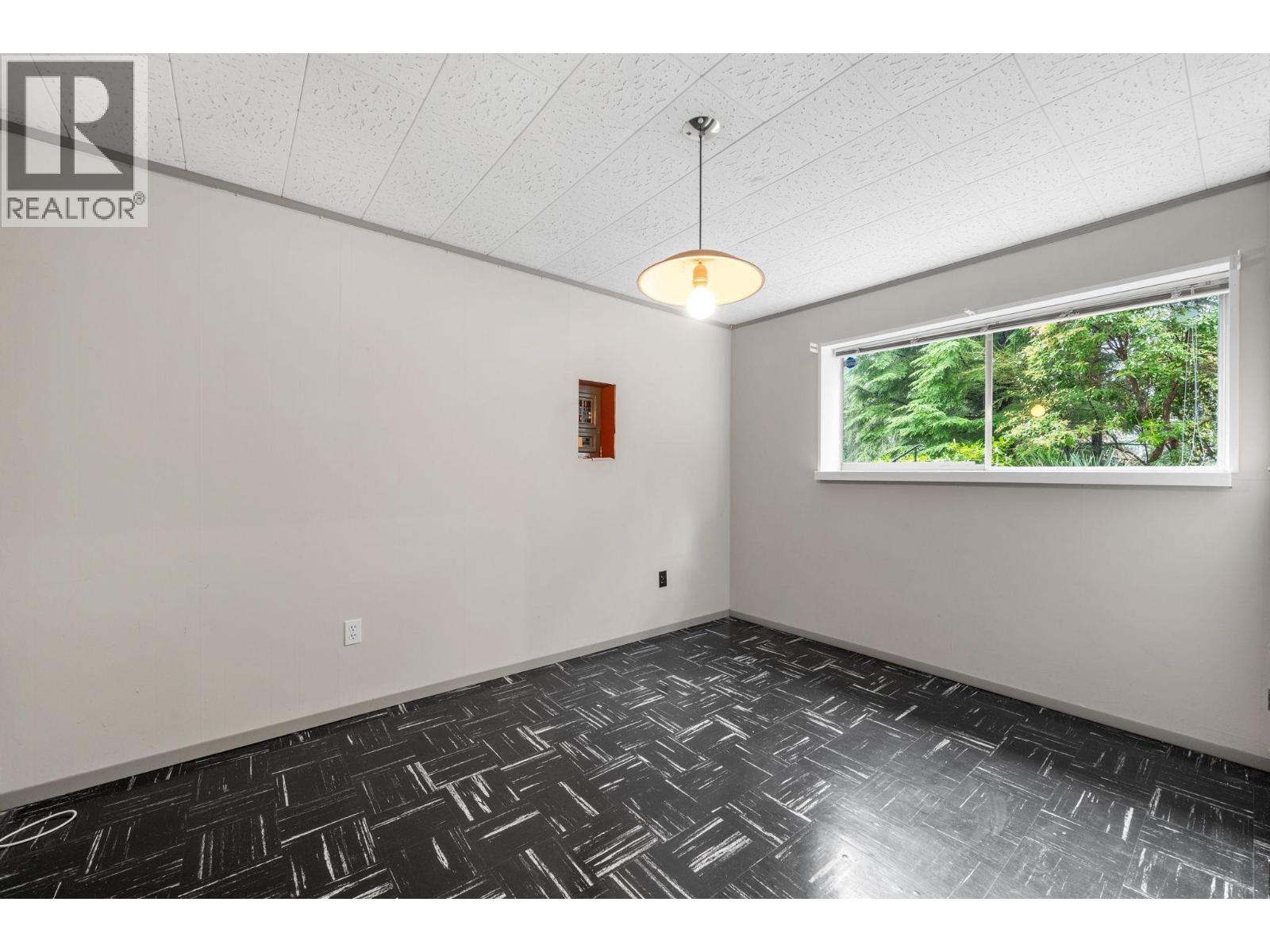 2086 Tompkins Crescent, North Vancouver, British Columbia  V7H 2C8 - Photo 23 - R3071069