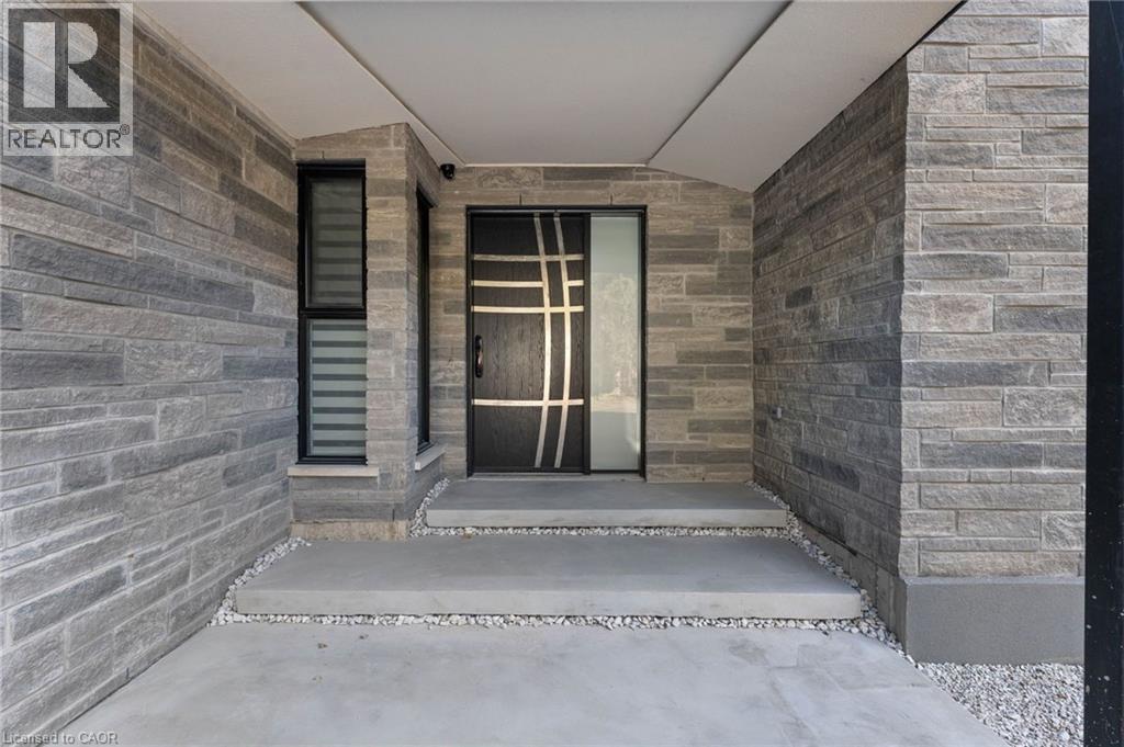 6 Campbell Farm Road, Brantford, Ontario N3T 5L6 - Photo 3 - 40754481