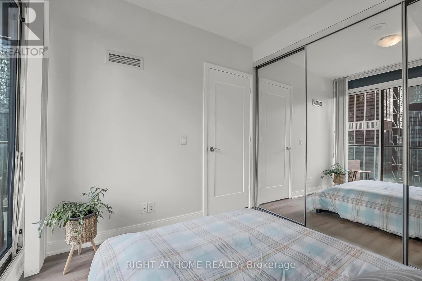 2109 - 825 Church Street, Toronto, Ontario  M4W 3Z4 - Photo 23 - C12593660