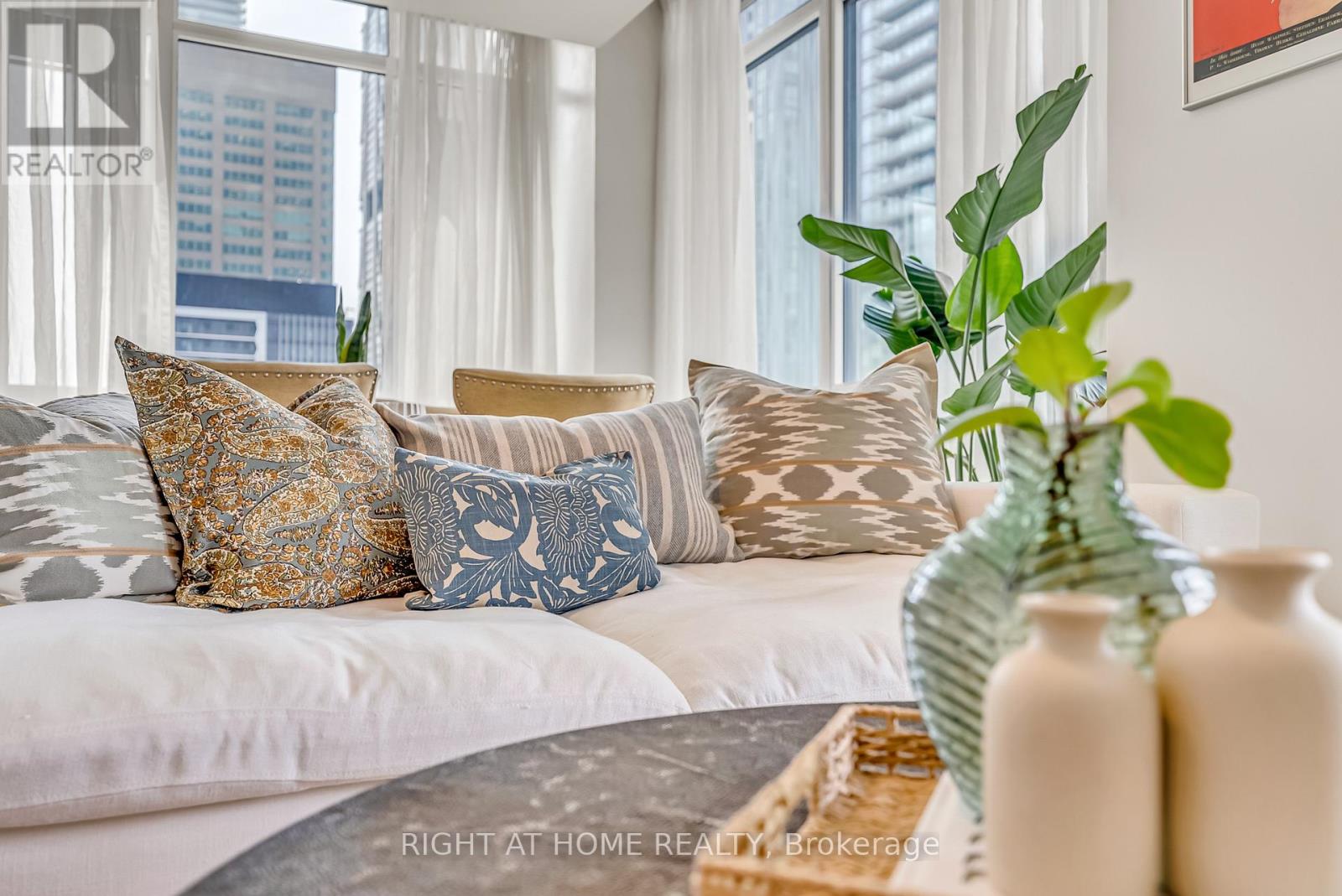 2109 - 825 Church Street, Toronto, Ontario  M4W 3Z4 - Photo 3 - C12593660