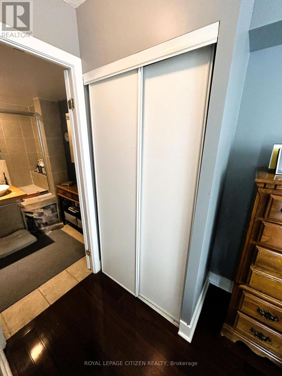 427 - 550 Queens Quay, Toronto, Ontario  M5V 3M8 - Photo 27 - C12593716