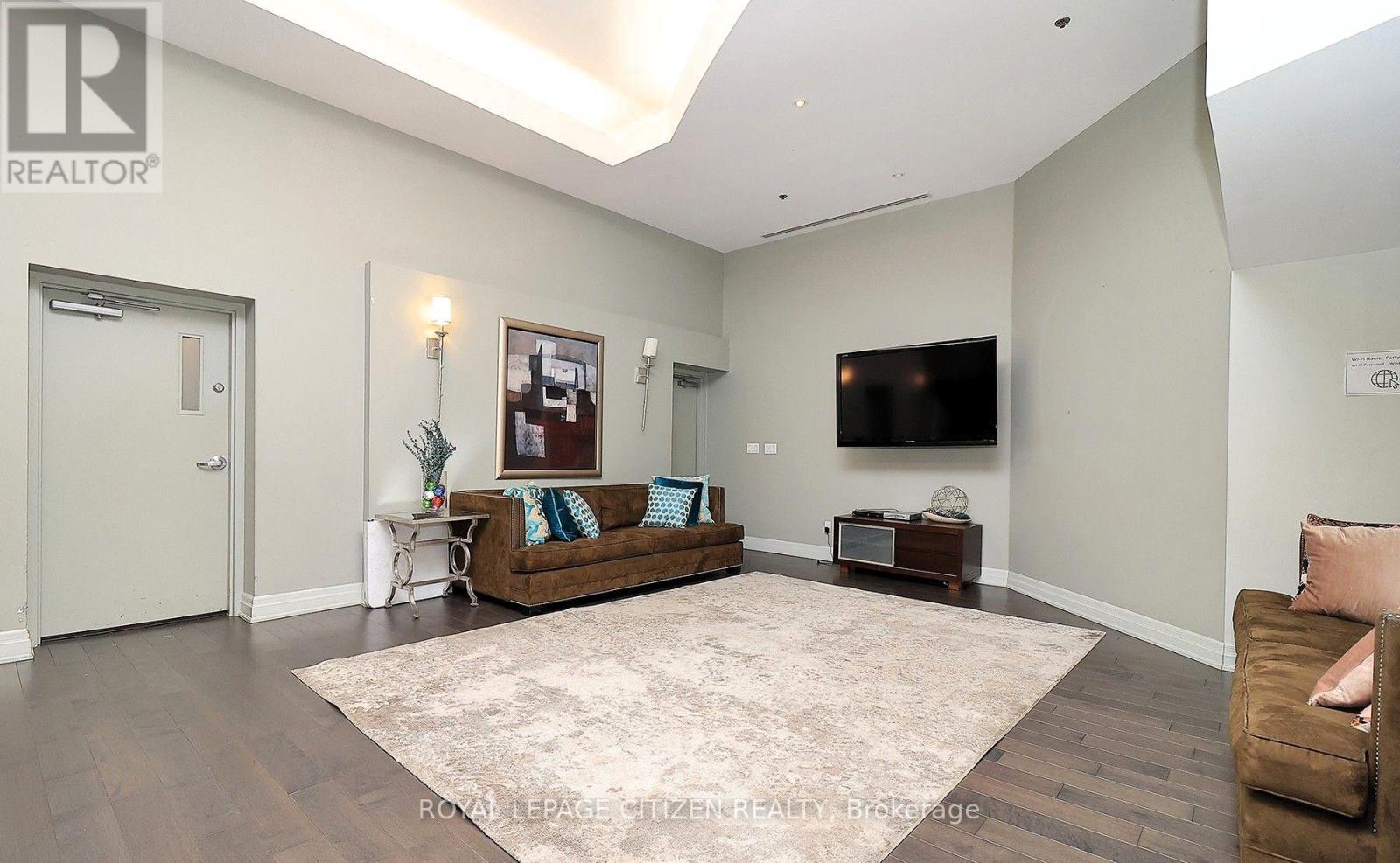 427 - 550 Queens Quay, Toronto, Ontario  M5V 3M8 - Photo 37 - C12593716