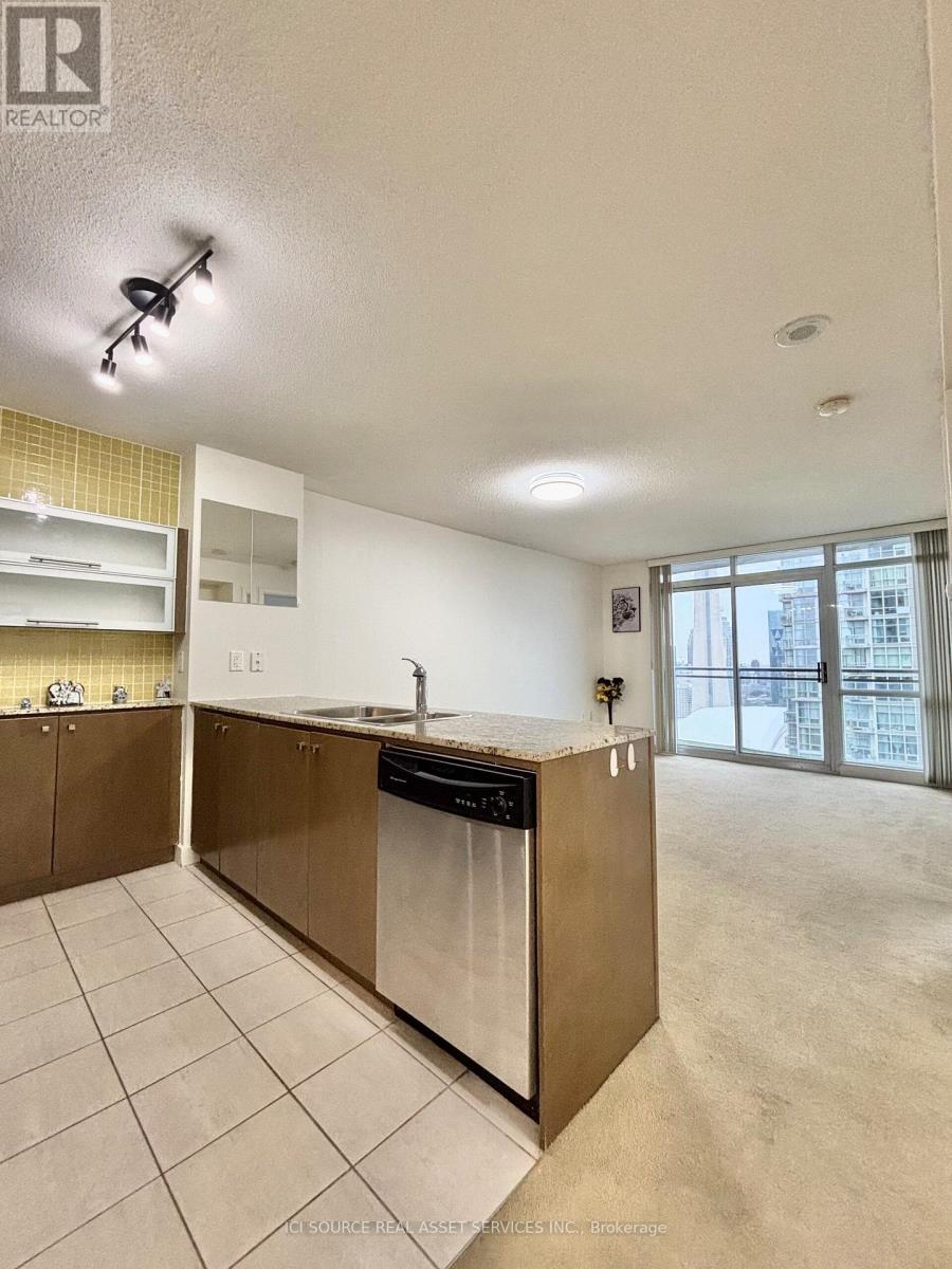 4908 - 11 Brunel Court, Toronto, Ontario M5V 3Y3 - Photo 5 - C12593766