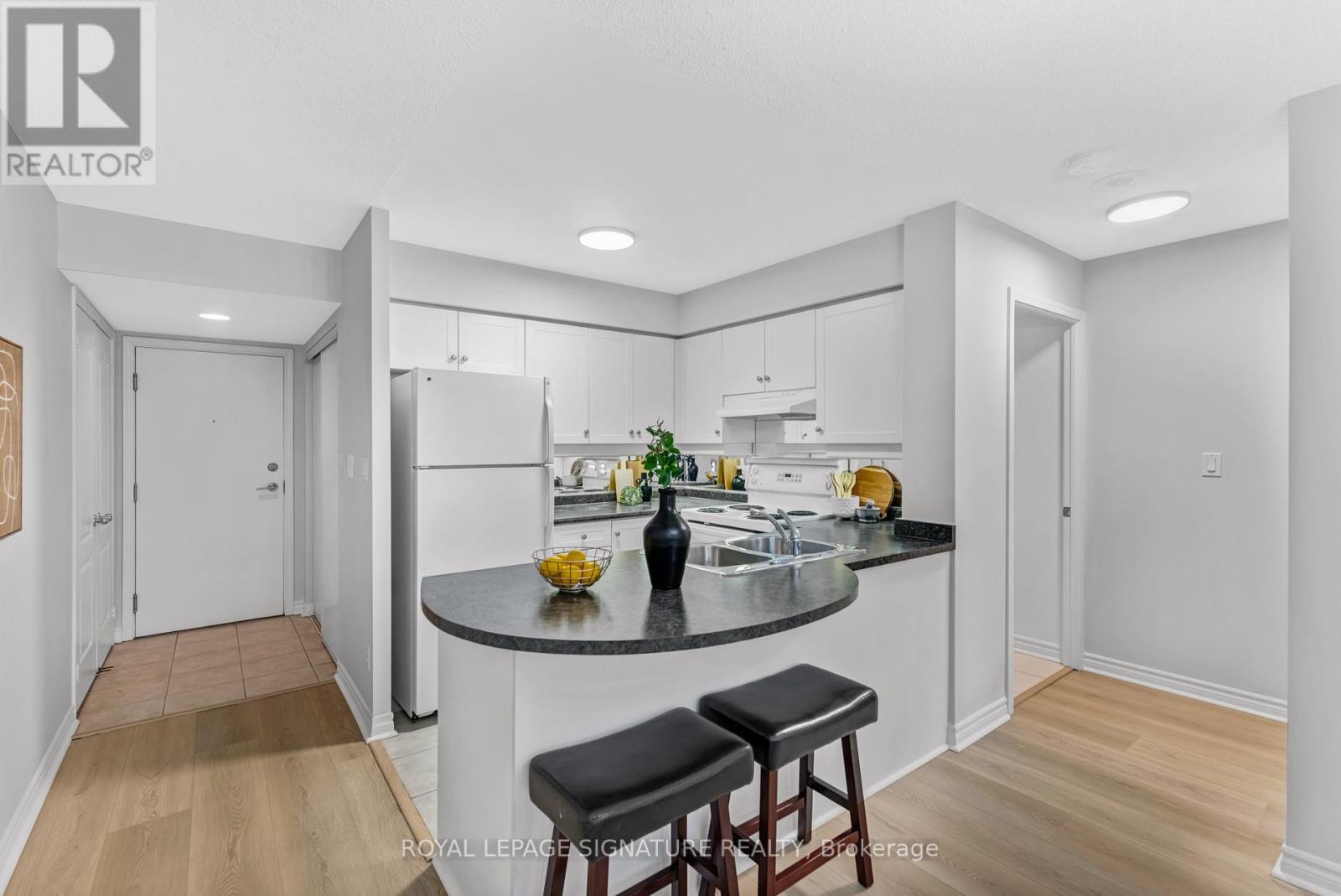 802 - 8 Rean Drive, Toronto (Bayview Village), Ontario  M2K 3B9 - Photo 7 - C12593804