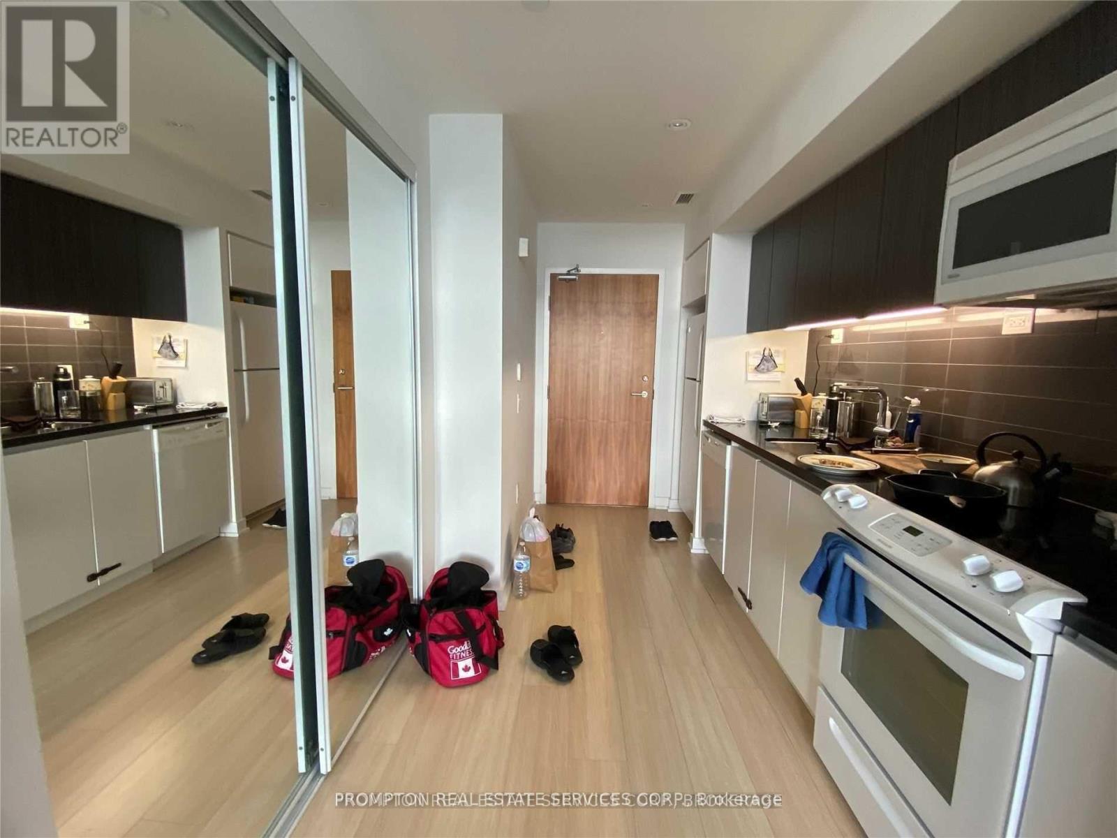 3009 - 75 Queens Wharf Road, Toronto, Ontario M5V 0J8 - Photo 2 - C12593836