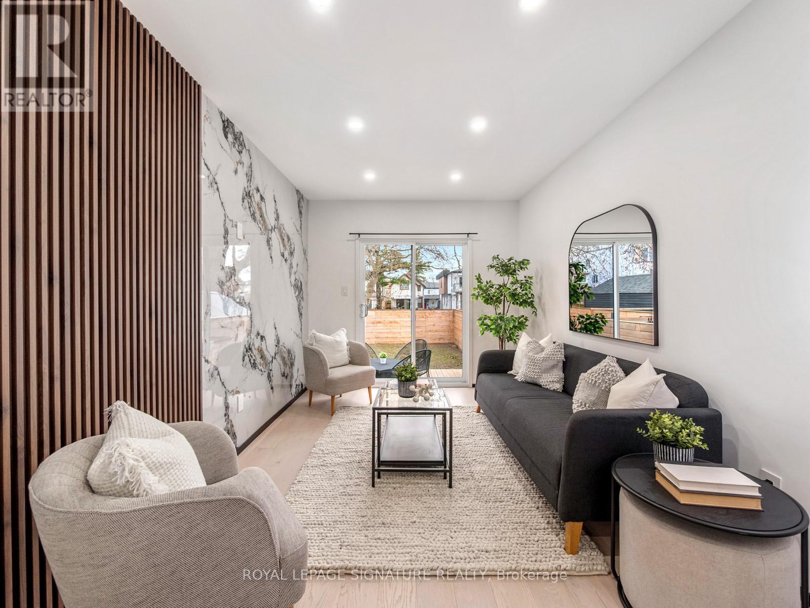 Upper - 186 Oak Park Avenue, Toronto, Ontario  M4C 4M8 - Photo 14 - E12593824