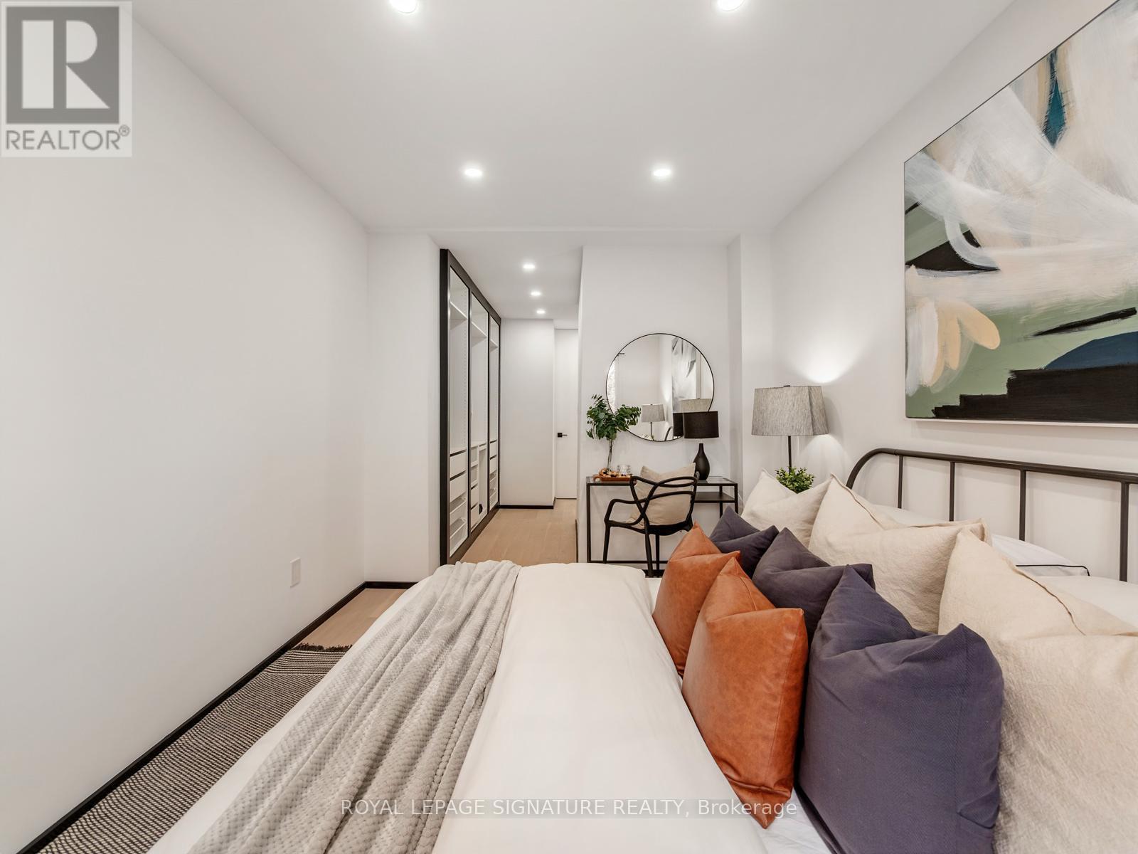 Upper - 186 Oak Park Avenue, Toronto, Ontario  M4C 4M8 - Photo 17 - E12593824