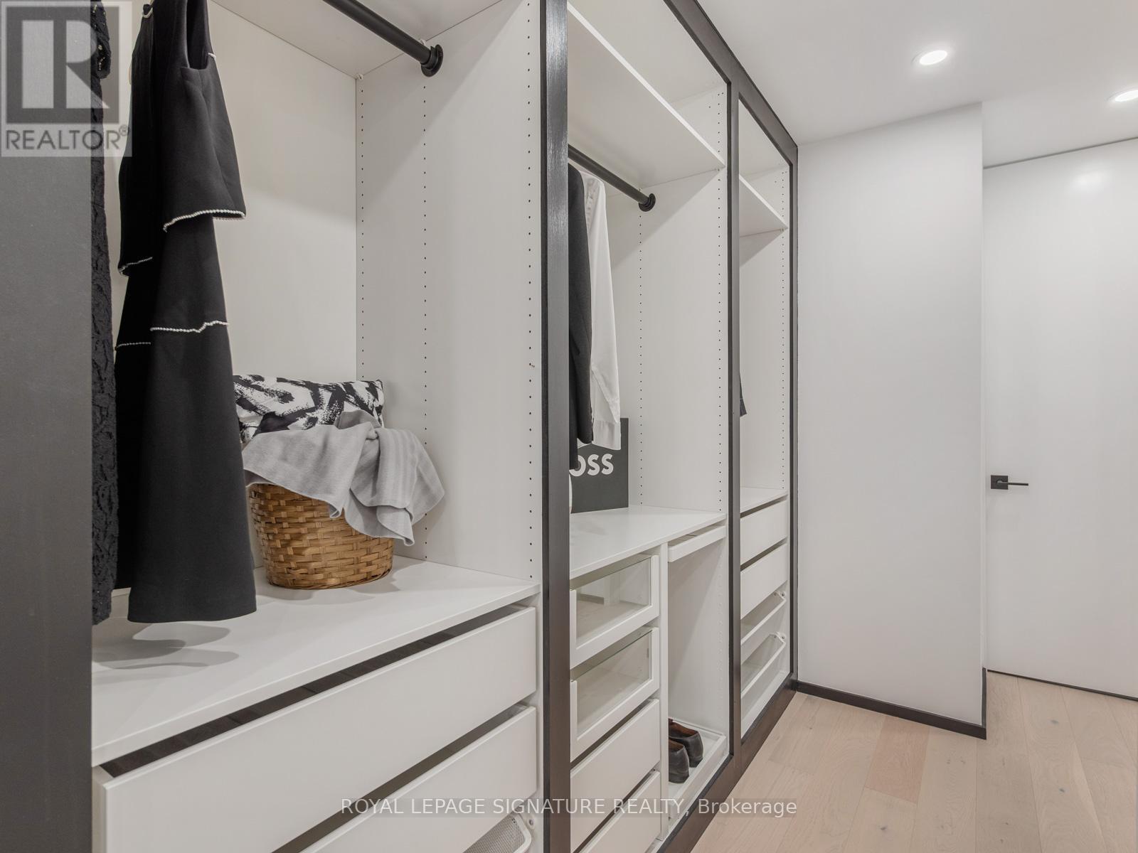 Upper - 186 Oak Park Avenue, Toronto, Ontario  M4C 4M8 - Photo 18 - E12593824