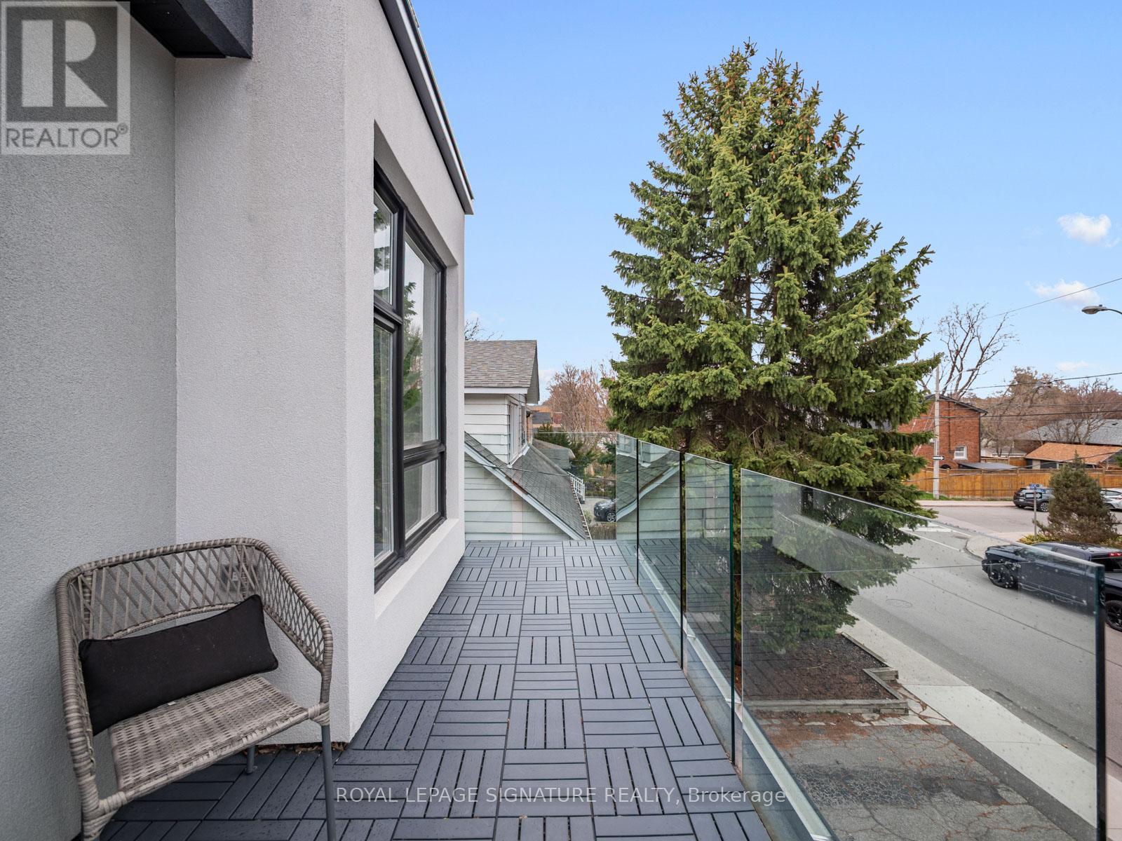 Upper - 186 Oak Park Avenue, Toronto, Ontario  M4C 4M8 - Photo 27 - E12593824