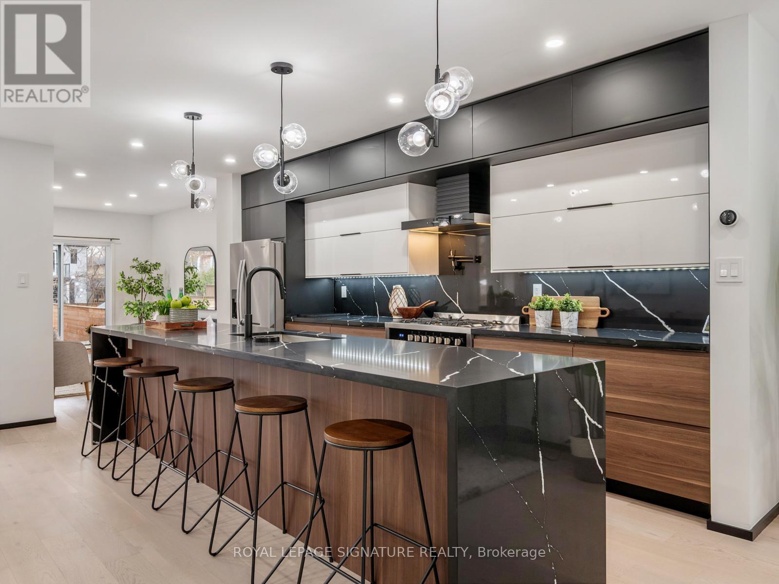 Upper - 186 Oak Park Avenue, Toronto, Ontario  M4C 4M8 - Photo 7 - E12593824