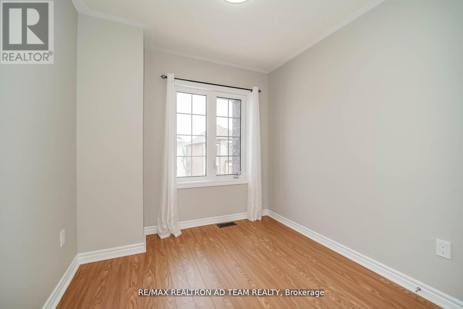 13 Hallmark Way, Whitby, Ontario  L1P 0K2 - Photo 7 - E12593950