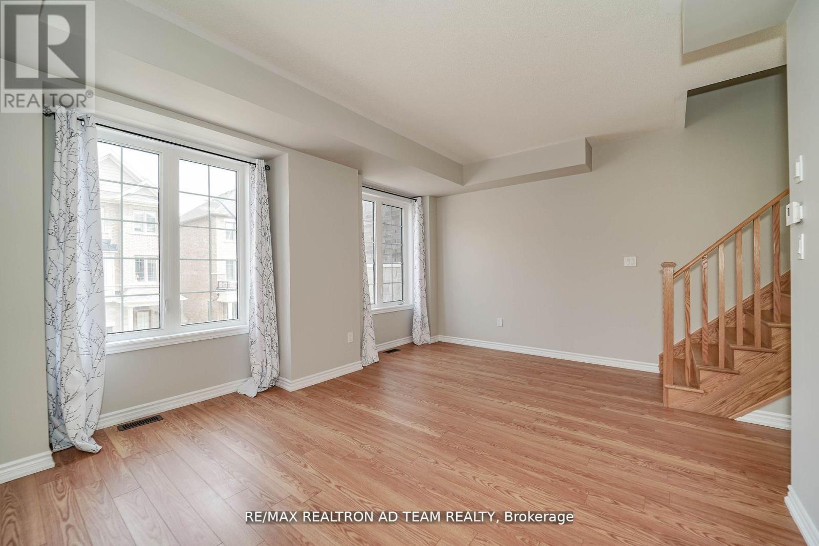 13 Hallmark Way, Whitby, Ontario  L1P 0K2 - Photo 9 - E12593950