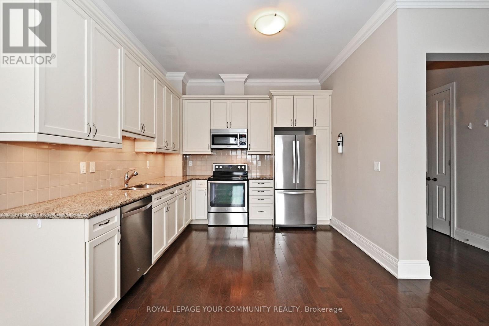 416 - 80 Burns Boulevard, King, Ontario  L7B 0B3 - Photo 4 - N12593704