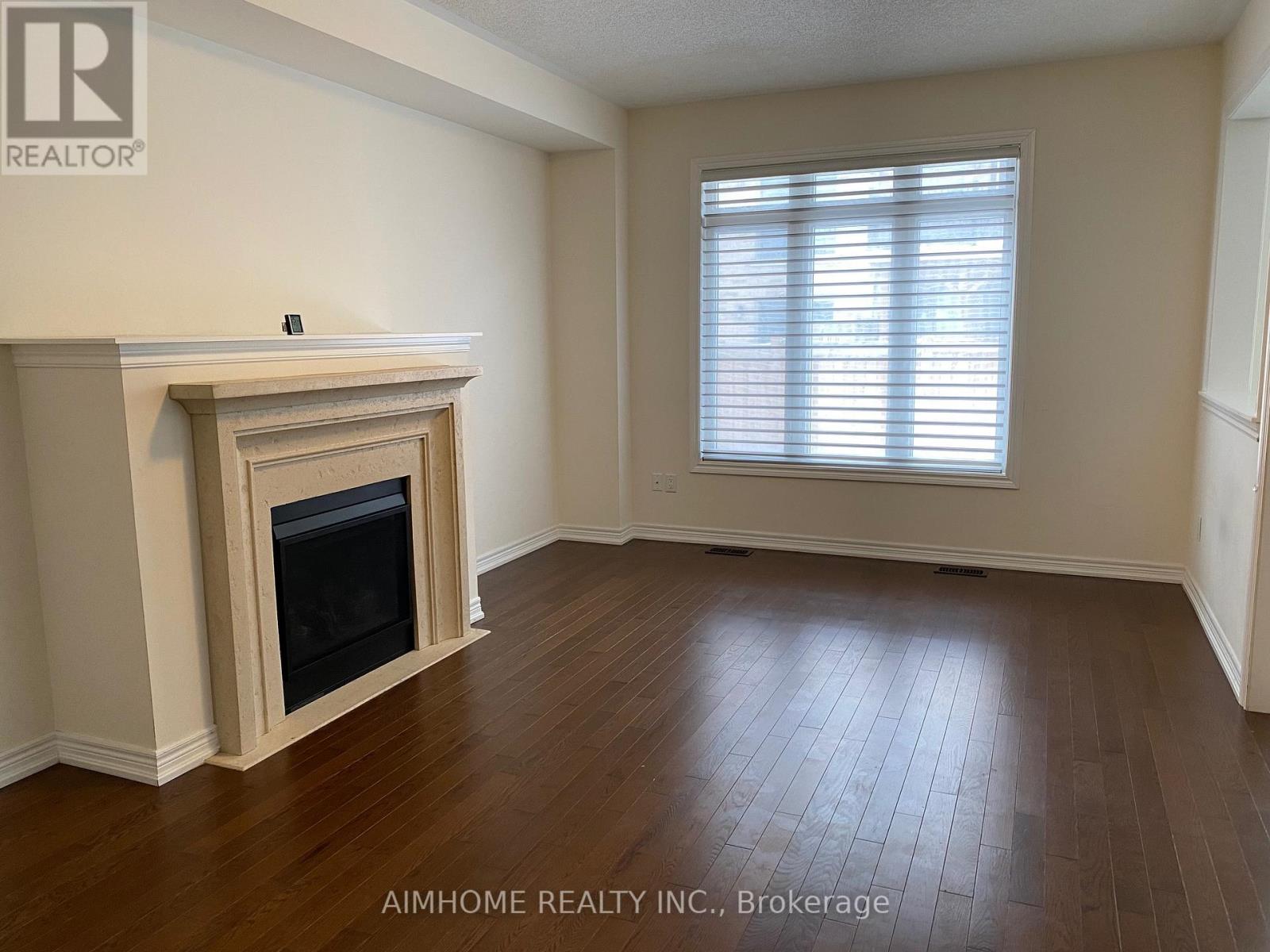 19 Hancock Street, Aurora, Ontario  L4G 1B7 - Photo 7 - N12593740