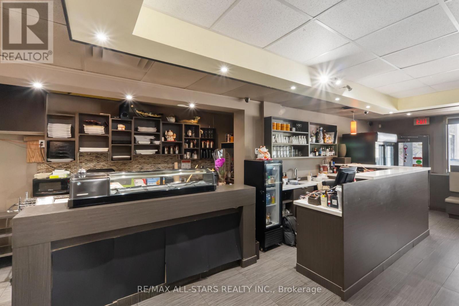 289 The Queensway Avenue S, Georgina, Ontario  L4P 2B4 - Photo 10 - N12593852