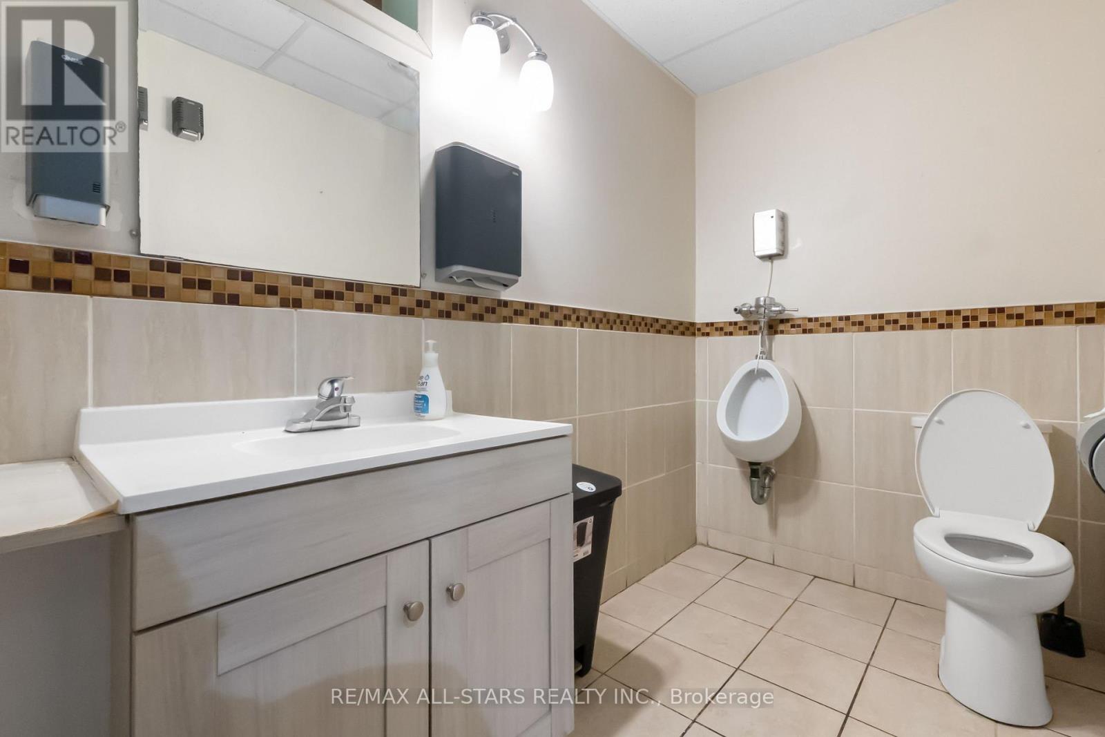 289 The Queensway Avenue S, Georgina, Ontario  L4P 2B4 - Photo 21 - N12593852