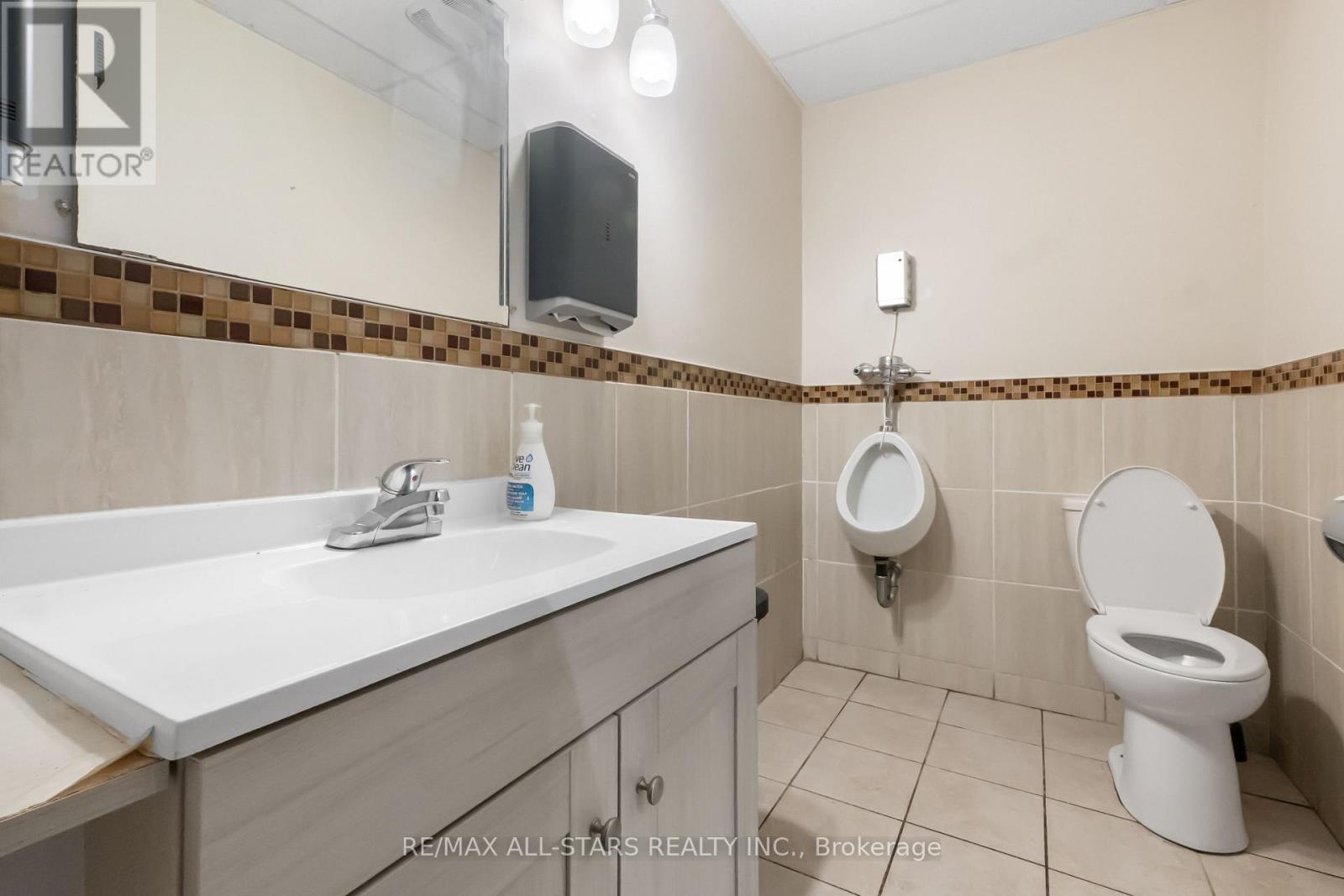 289 The Queensway Avenue S, Georgina, Ontario  L4P 2B4 - Photo 22 - N12593852