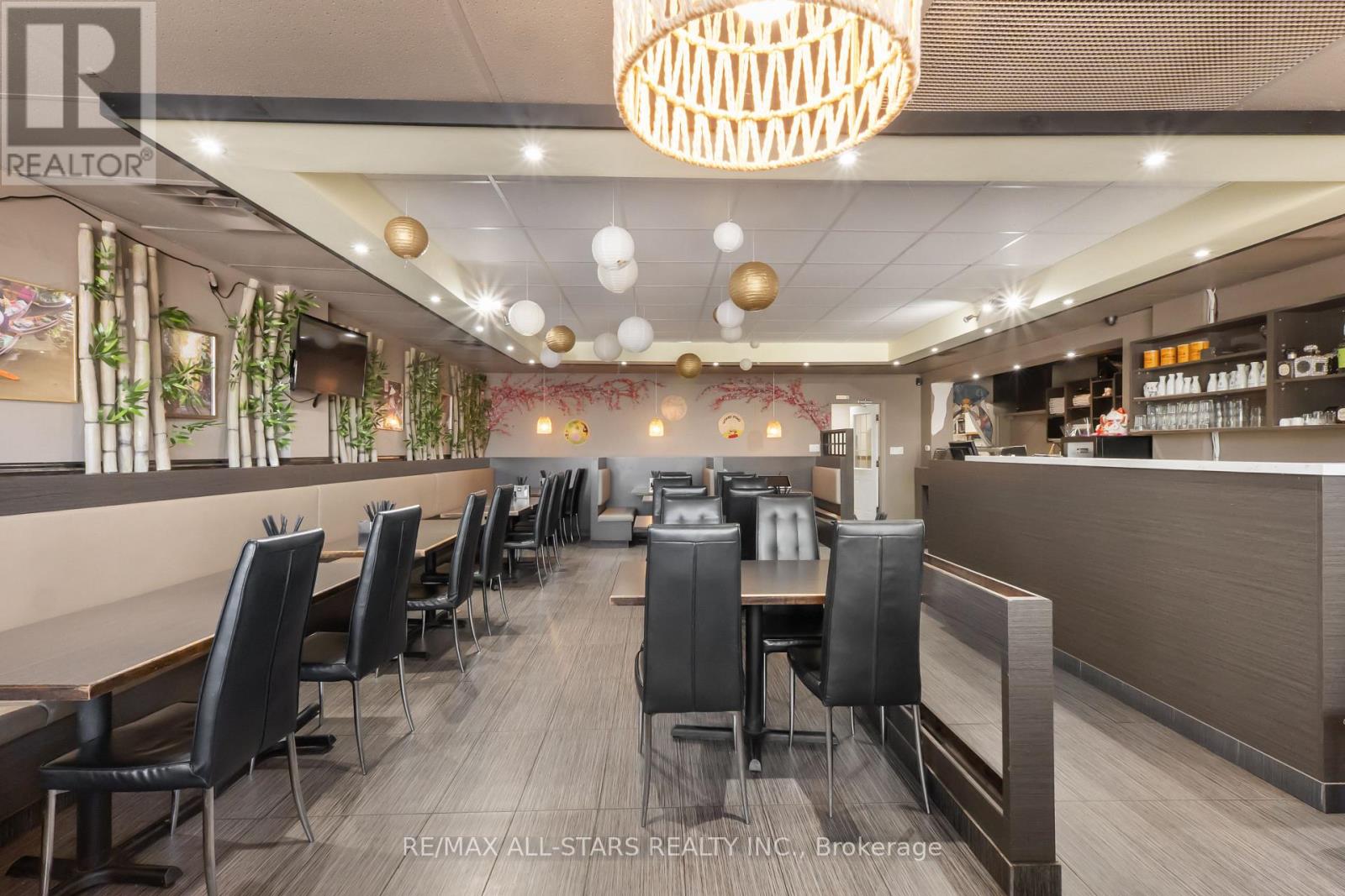 289 The Queensway Avenue S, Georgina, Ontario  L4P 2B4 - Photo 8 - N12593852