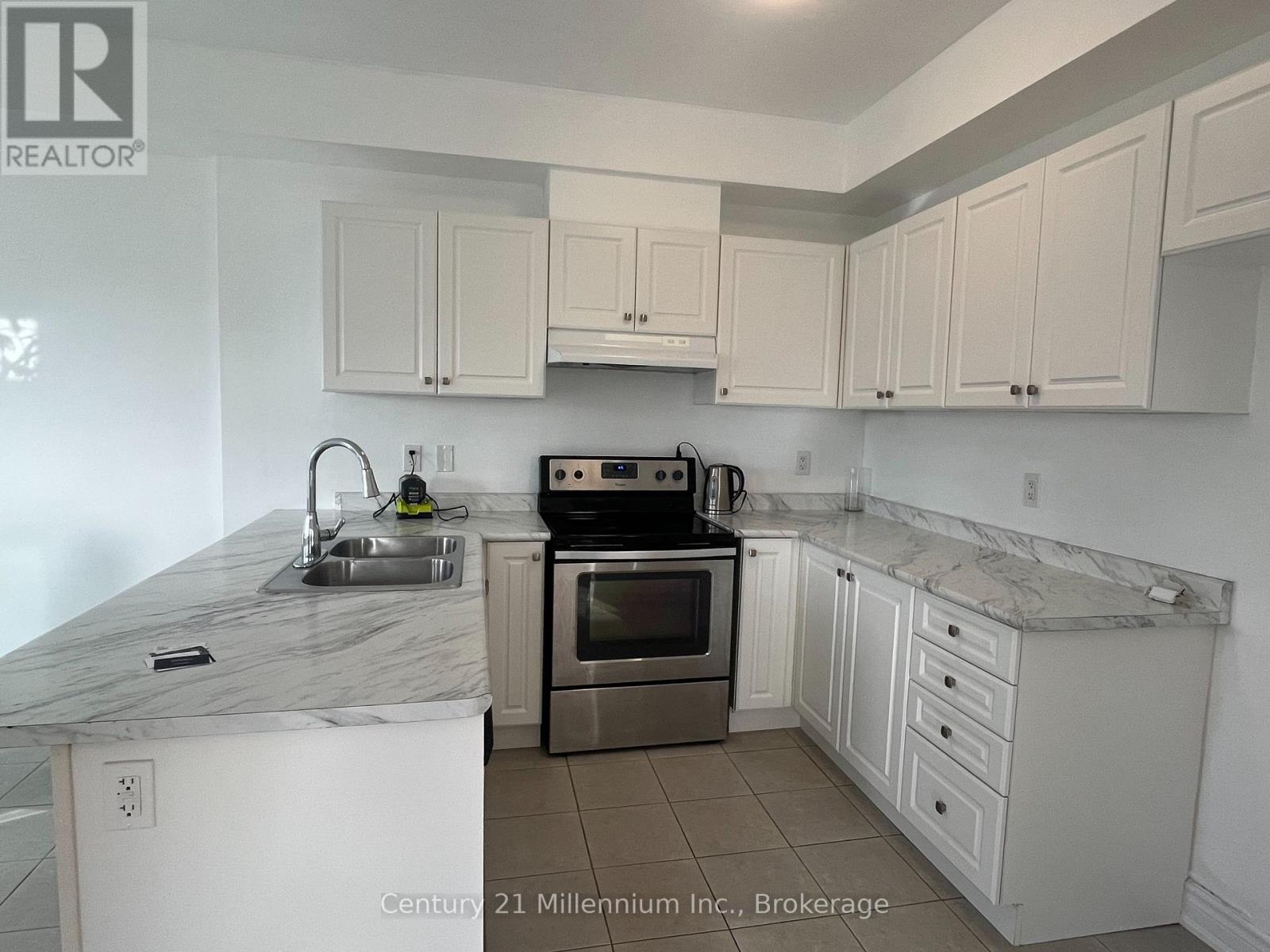 1 Hughes Street, Collingwood, Ontario  L9Y 0W7 - Photo 3 - S12594078