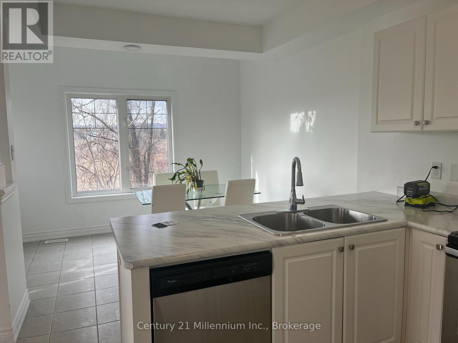 1 Hughes Street, Collingwood, Ontario  L9Y 0W7 - Photo 4 - S12594078