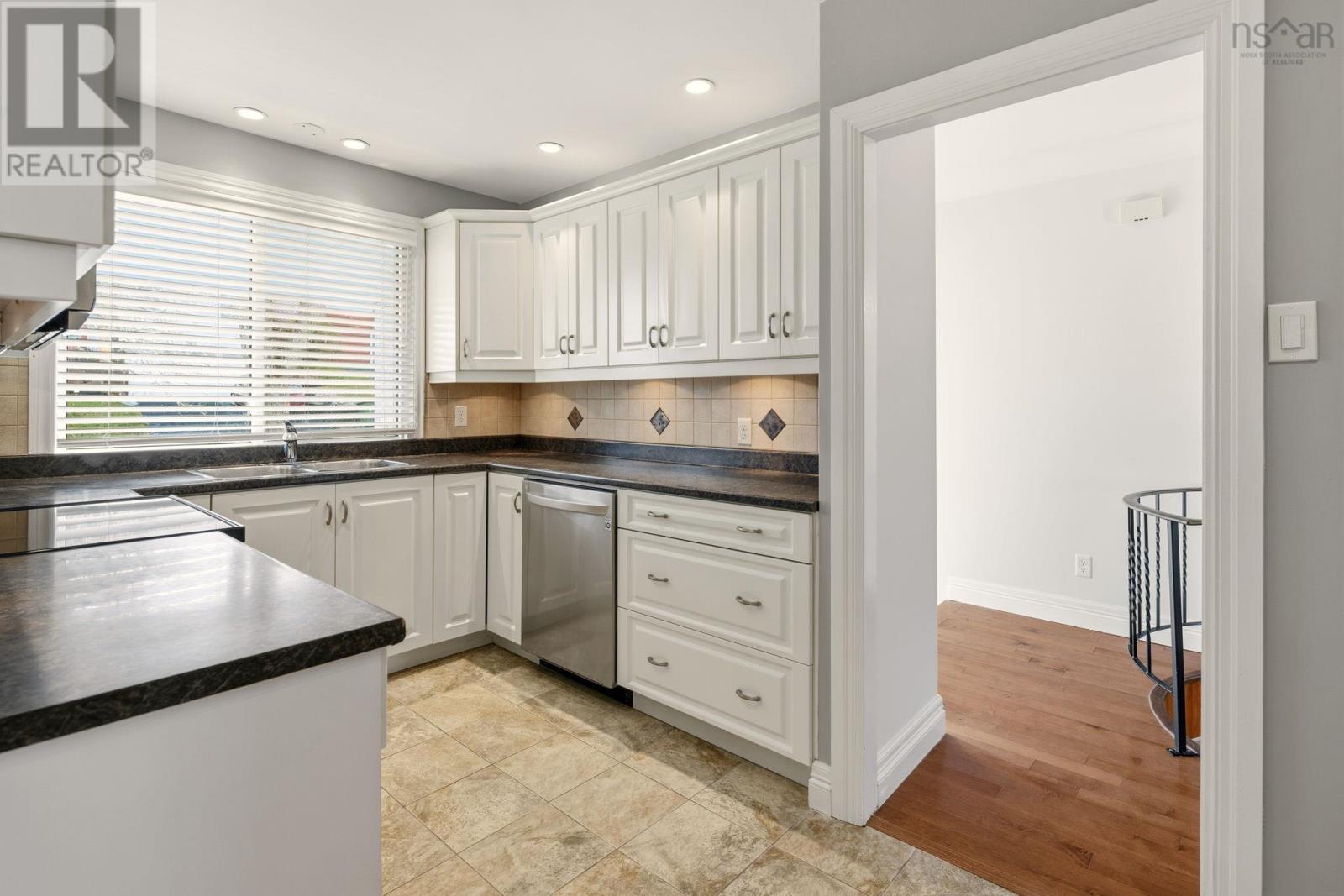 7 Benview Drive, Dartmouth, Nova Scotia  B2Y 1W4 - Photo 5 - 202528903