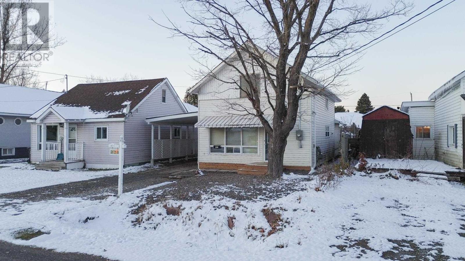 278 Selby Rd, Sault Ste. Marie, Ontario  P6C 2P7 - Photo 3 - SM253210