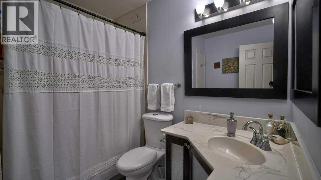 232 Penbrooke Way Se, Calgary, Alberta  t2a 3s8 - Photo 30 - A2268091