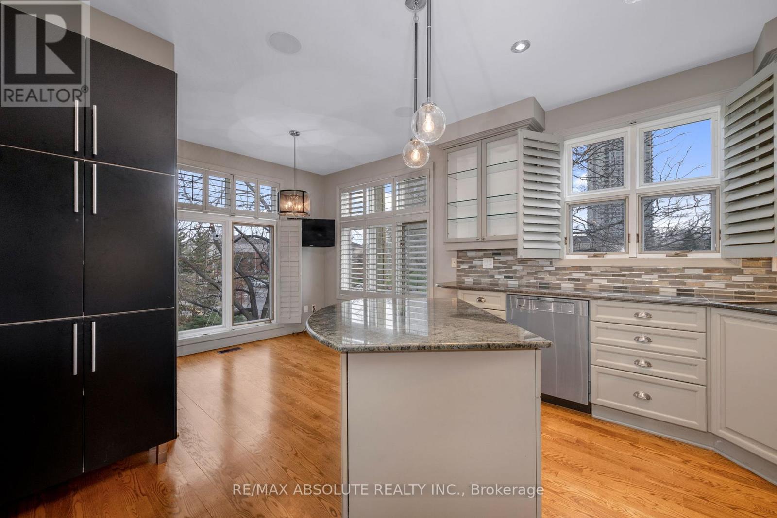 201 Clearview Avenue, Ottawa, Ontario  K1Z 1A8 - Photo 17 - X12594030