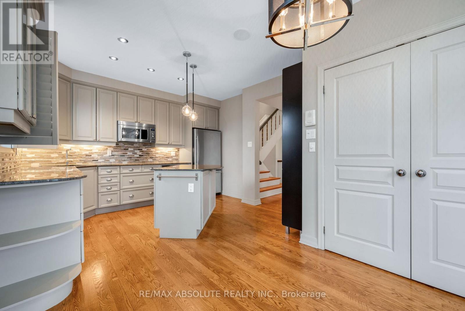 201 Clearview Avenue, Ottawa, Ontario  K1Z 1A8 - Photo 21 - X12594030