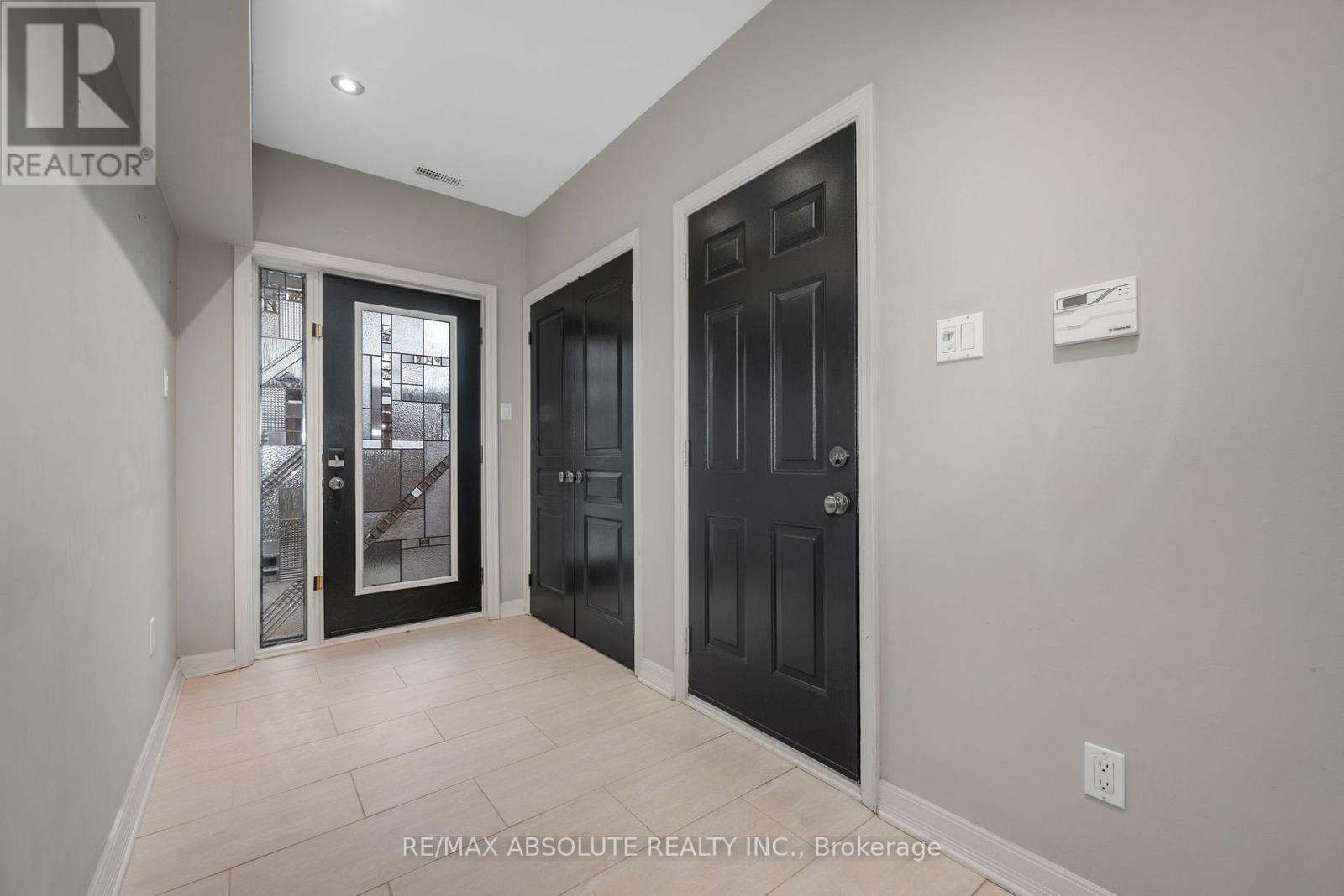 201 Clearview Avenue, Ottawa, Ontario  K1Z 1A8 - Photo 4 - X12594030