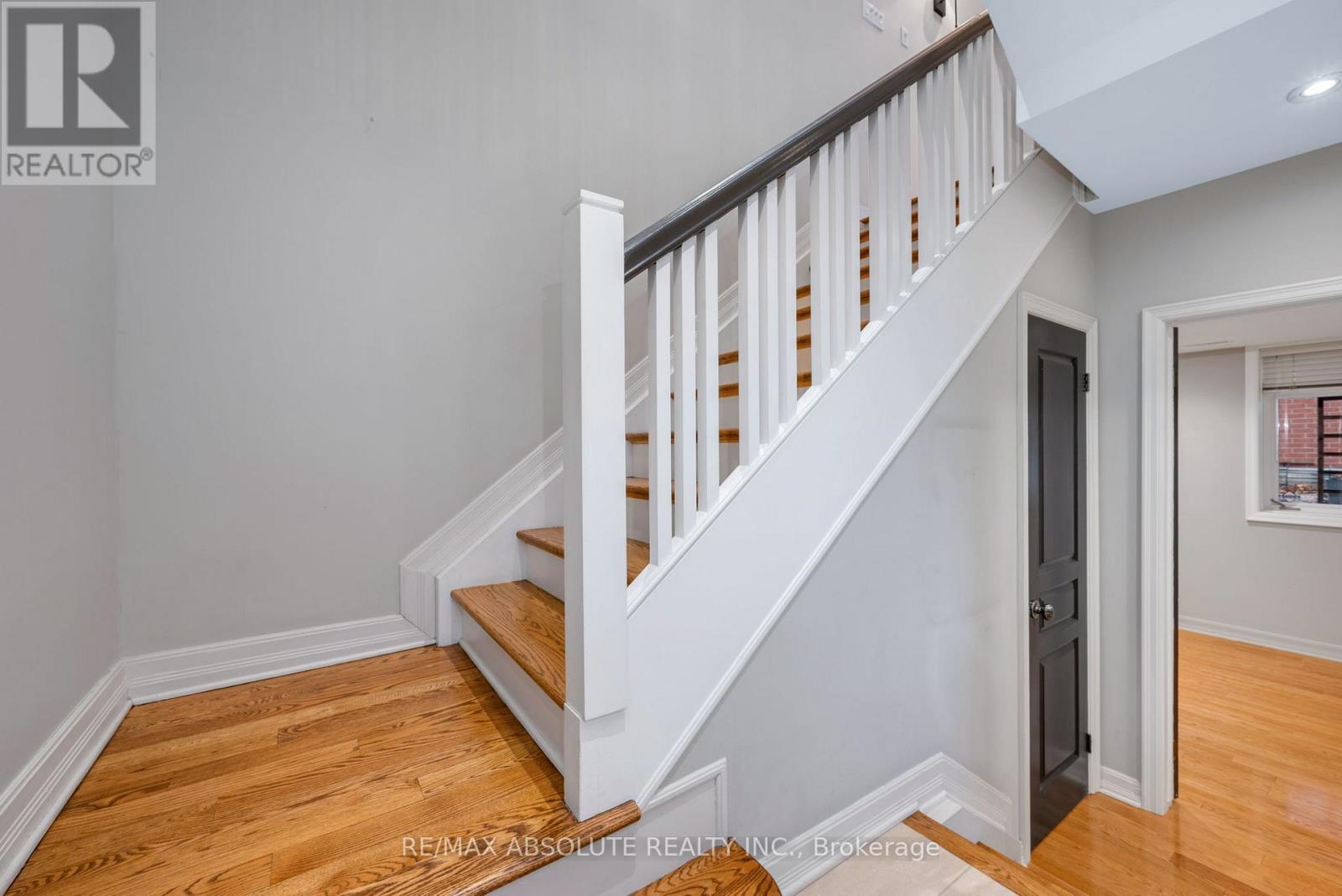 201 Clearview Avenue, Ottawa, Ontario  K1Z 1A8 - Photo 5 - X12594030