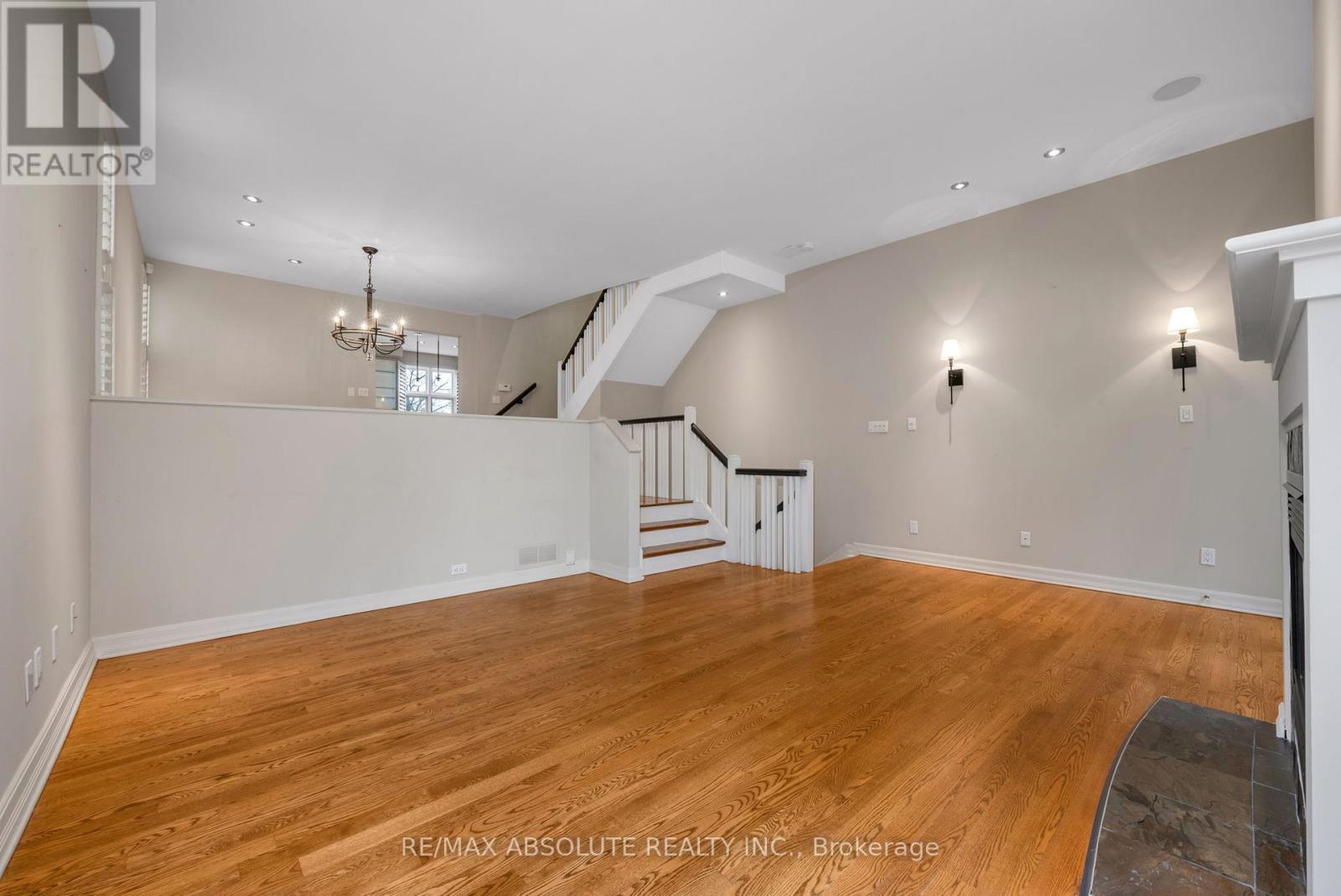 201 Clearview Avenue, Ottawa, Ontario  K1Z 1A8 - Photo 9 - X12594030