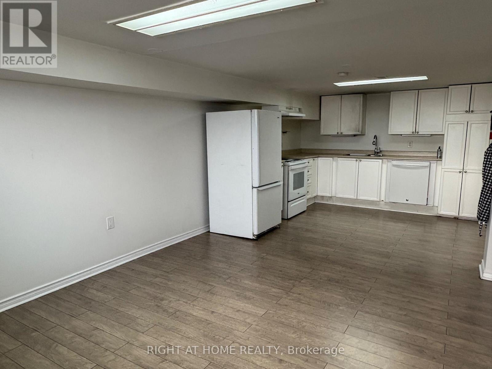 124 Avondale Boulevard, Brampton, Ontario  L6T 1H7 - Photo 13 - W12593710