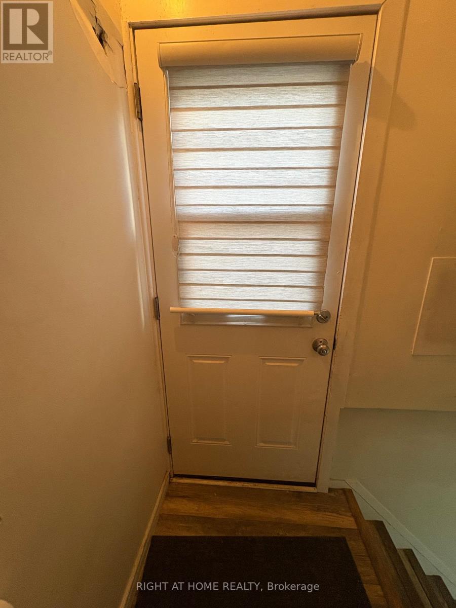 124 Avondale Boulevard, Brampton, Ontario  L6T 1H7 - Photo 6 - W12593710