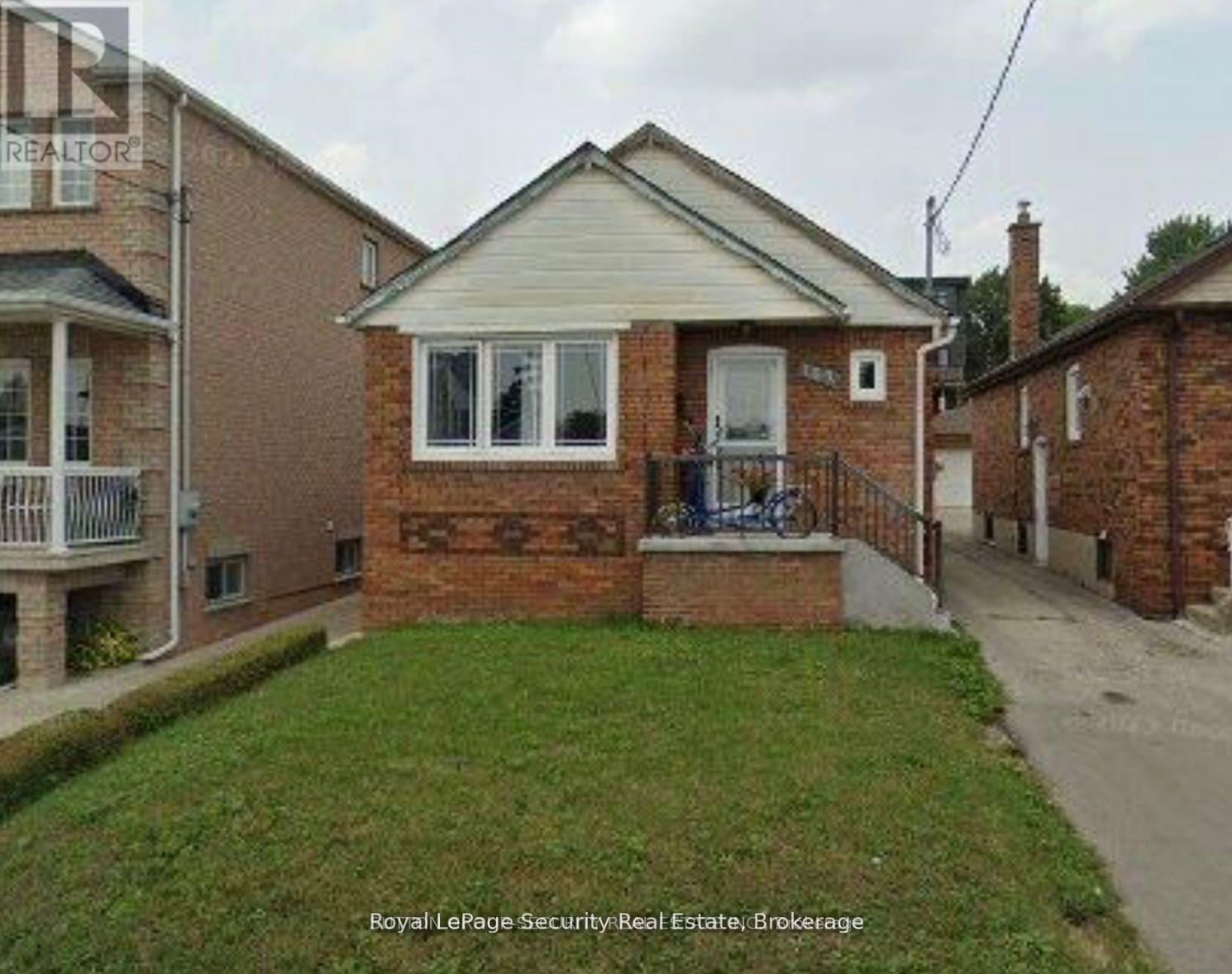 BASEMENT - 162 DONALD AVENUE, Toronto, Ontario