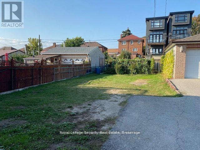 Basement - 162 Donald Avenue, Toronto, Ontario  M6M 1K4 - Photo 11 - W12593718